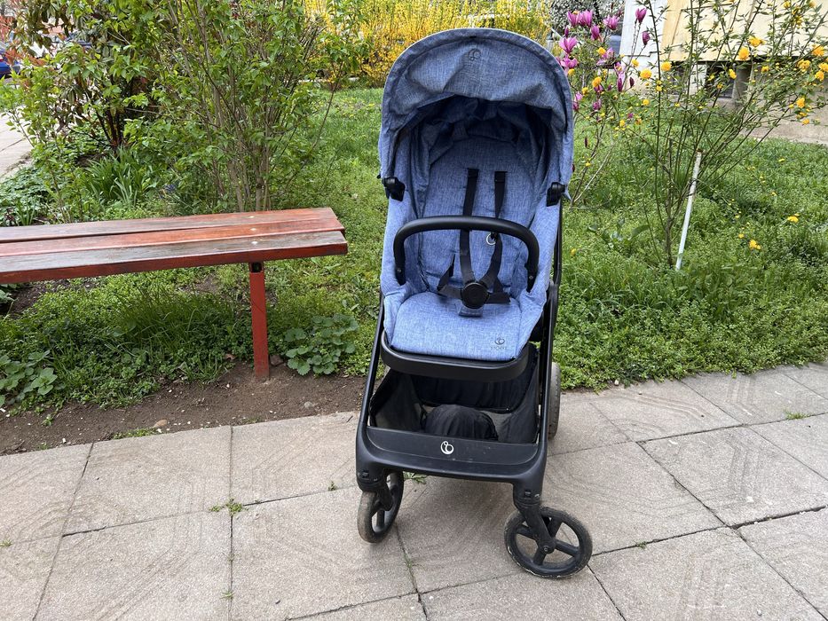 Количка градски модел Stokke Beat с дъждобран