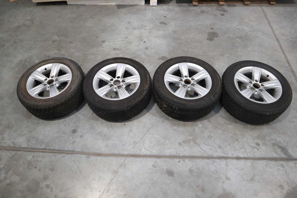 Джанти с гуми БМВ 16 цола style 391 F30 F31 F32 F36 с гуми Бриджстоун