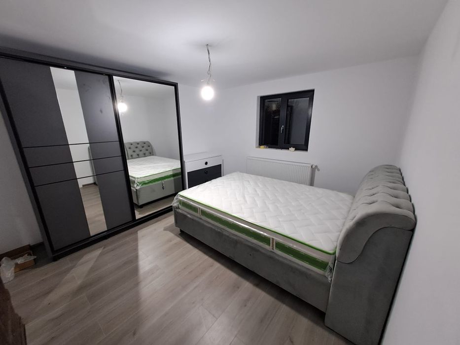 Vând pat matrimonial 140x200 cm