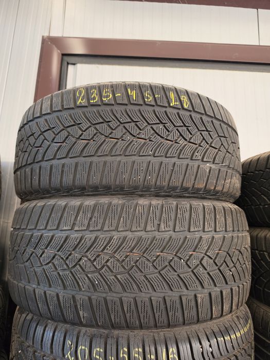 2 Броя 235/45/18 Goodyear 2x5,6mm