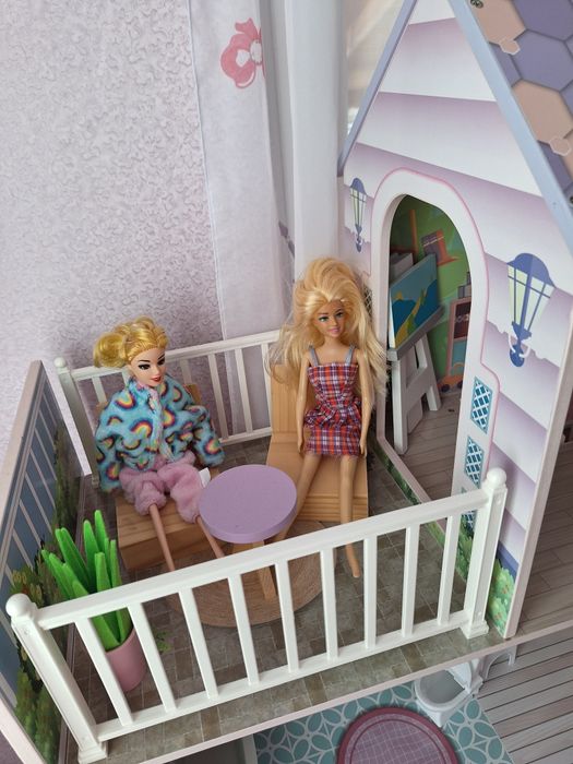 Обзаведена къща за кукли