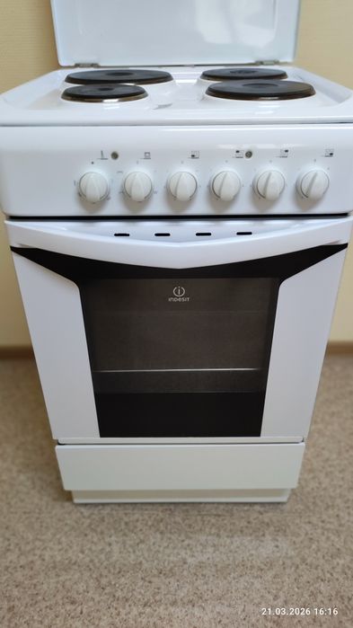 Продам по плиту INDEZIT