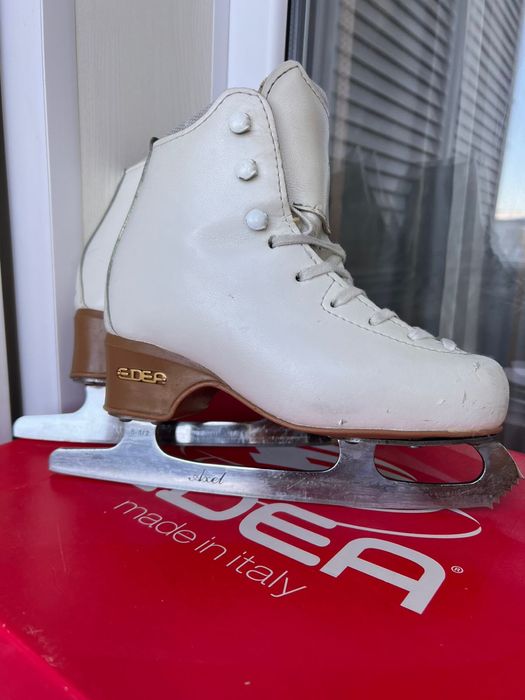 продам фигурные коньки