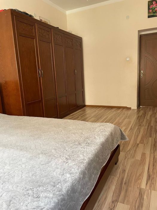 2 honali uy sotiladi