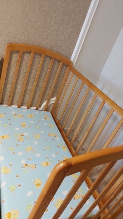 Кроватка деревянная