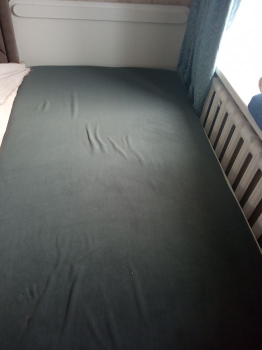 Кровать полутораспальнаяка