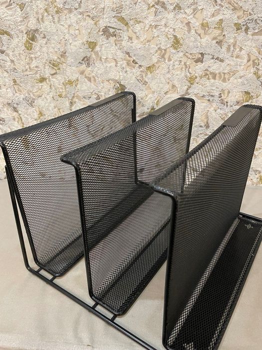 Полочка металлическая для офиса или дома