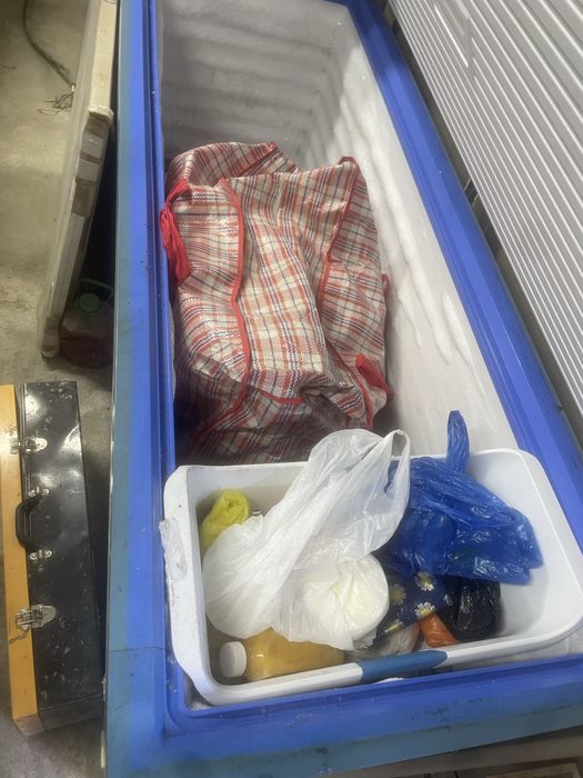 Продам морозильник 700л