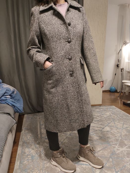 Продам пальто  б/у за 20000 ,торг.