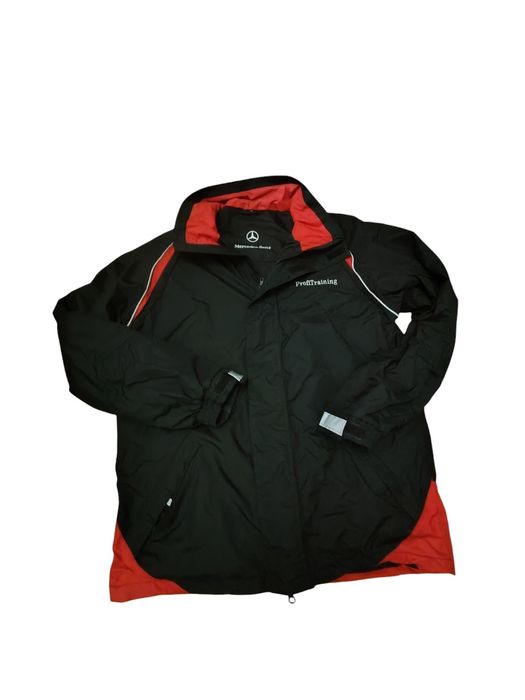 Mercedes Pfofi Training оригинална ветровка размер М
Цена 40€