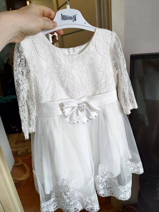 Продам платье на девочку новое