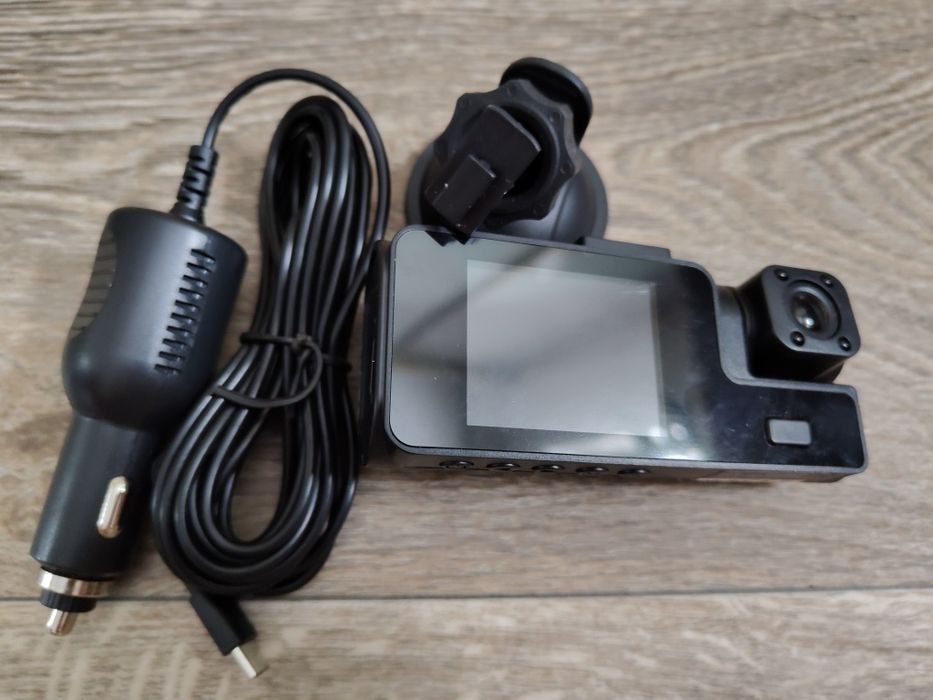 Видеорегистратор с 2 камерами.