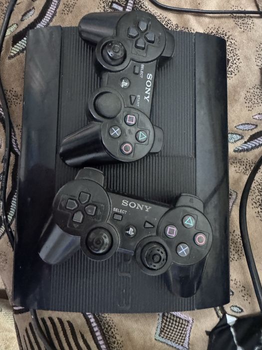 Продам PS3 с джойстиками