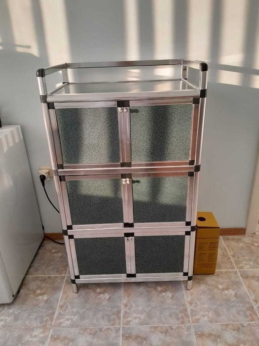 Продам  медицинский столик