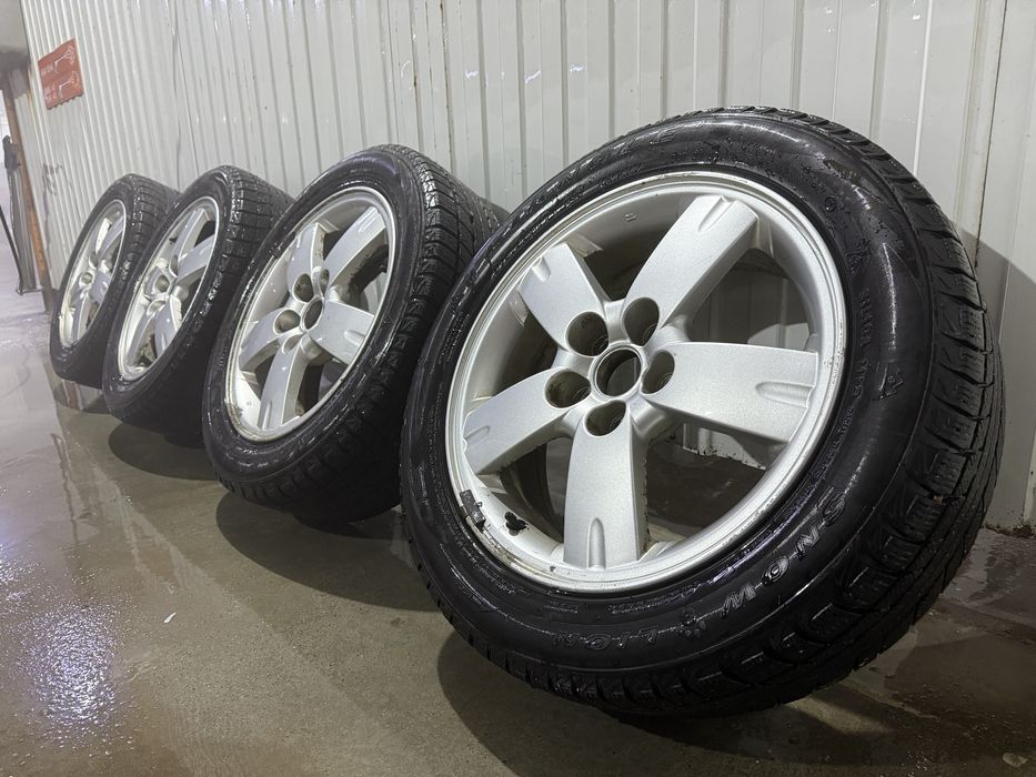 Оригинальные диски и всесезонные шины R17 Triangle