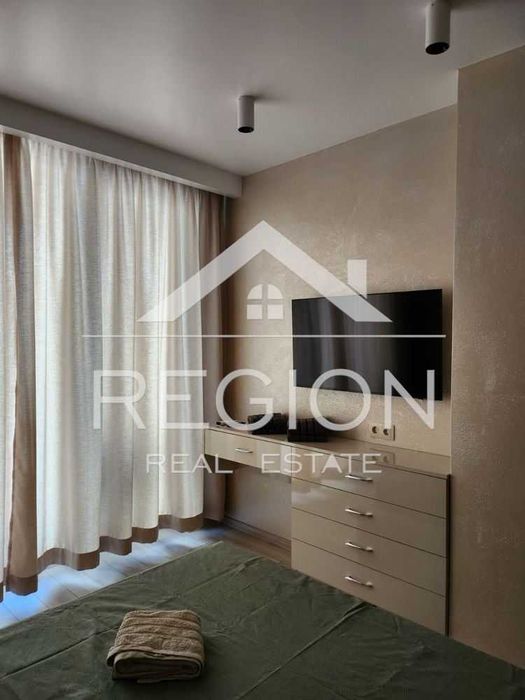 Дава се под наем Тристаен апартамент в Варна, Бриз - 93 кв.м за 2000 € - Снимка #7