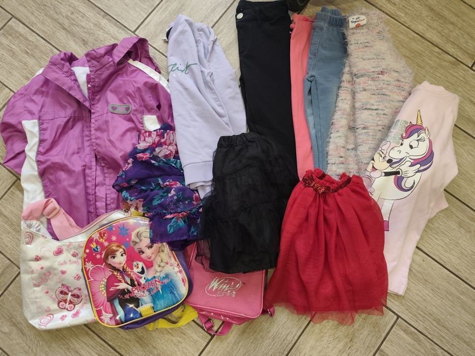 Продавам сет детски дрешки