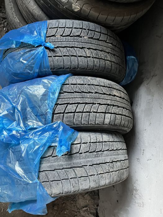 Шины 215/60/16 липучка.