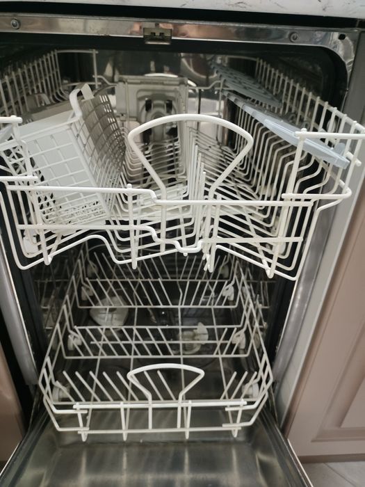 Продам посудомоечную машину Ariston