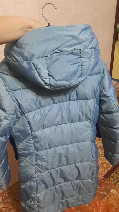 Продам куртка зима с шарфой в хорошем состояний...Новый состояний.Прод