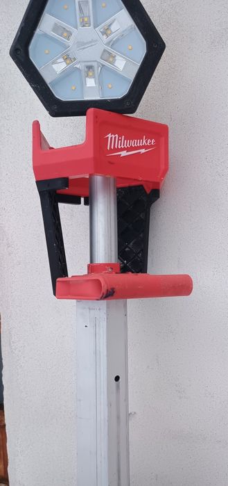 Proiector led  milwaukee sal2 m18 an 2024