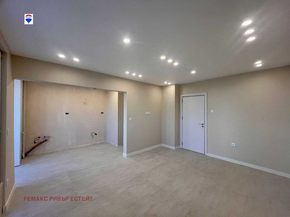 Тристаен апартамент за продажба в центъра на гр. Русе