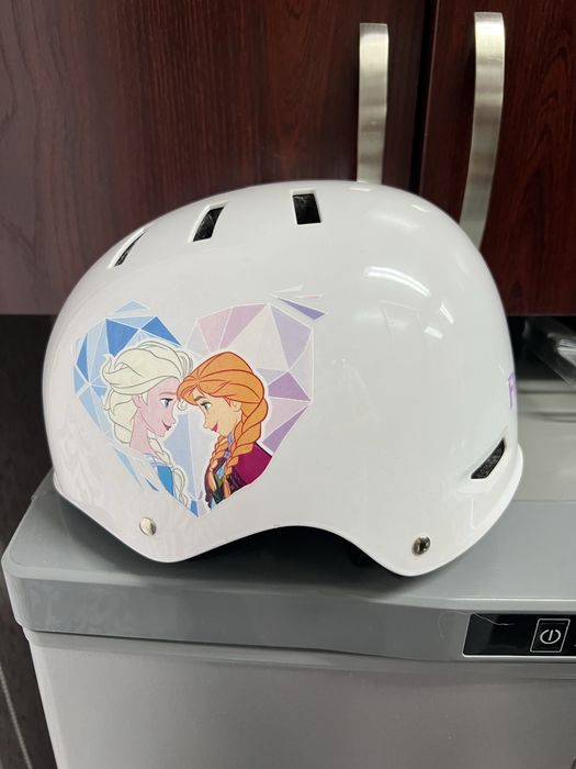 Продам шлем для девочки