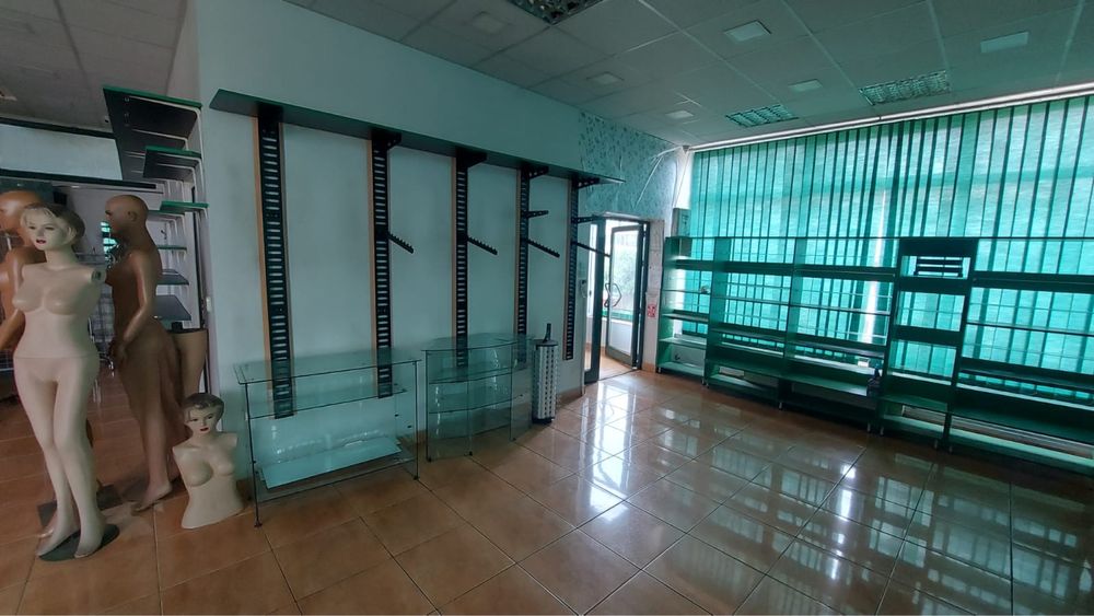 Vand mobilier magazin