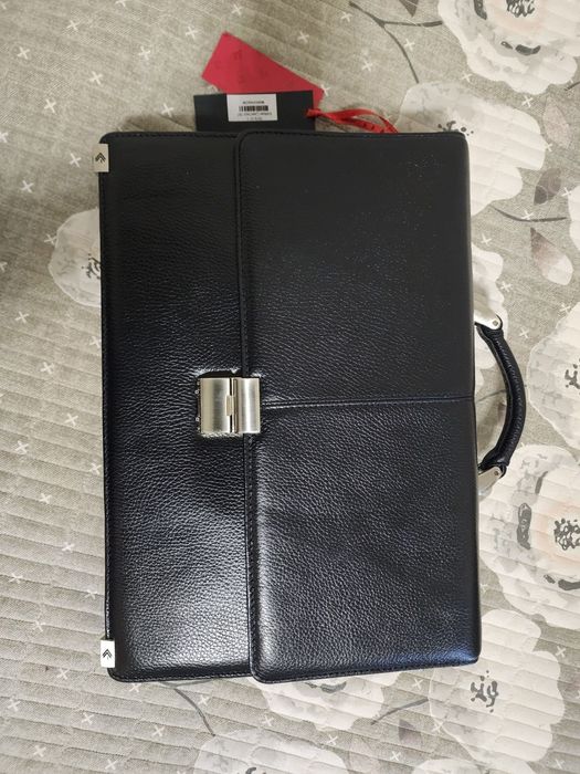 Emensa original portfeli sotiladi. Srochni sotiladi.