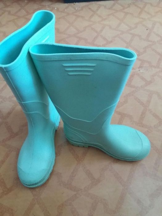Продам резиновые сапоги Next размер 35