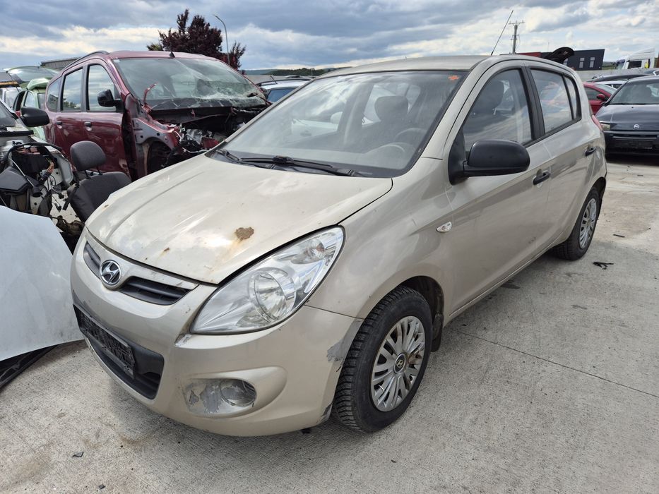 Dezmembram Hyundai i20 2012 1.4crdi D4FC