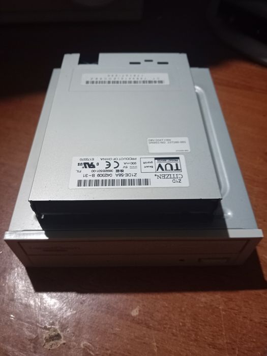 Cd player labele flash + casetă cititor TÜV