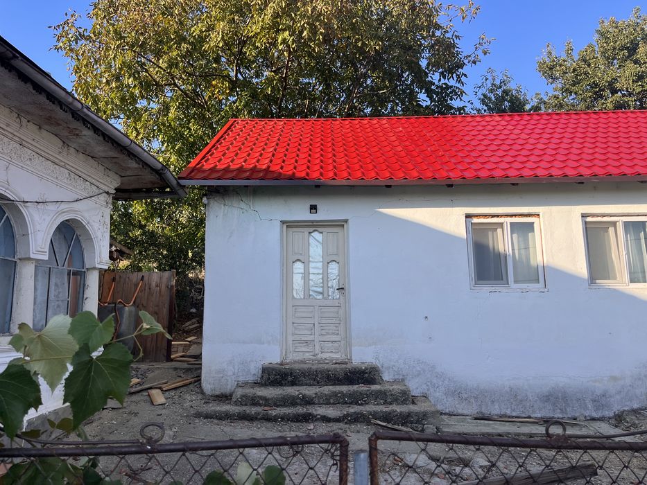 Reparații acoperisuri dulgherie tabla ceramica dreapta