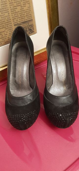 Дамски официални обувки, сандалети и ботуши 36 и 37 номер от естествен