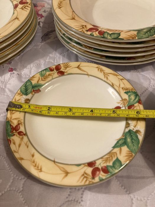 Порцеланов сервиз за хранене