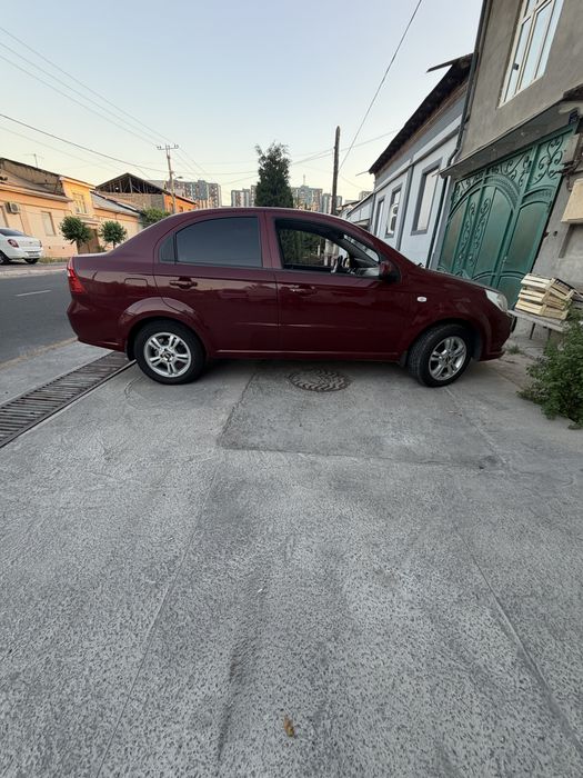NEXIA 3 sotiladi