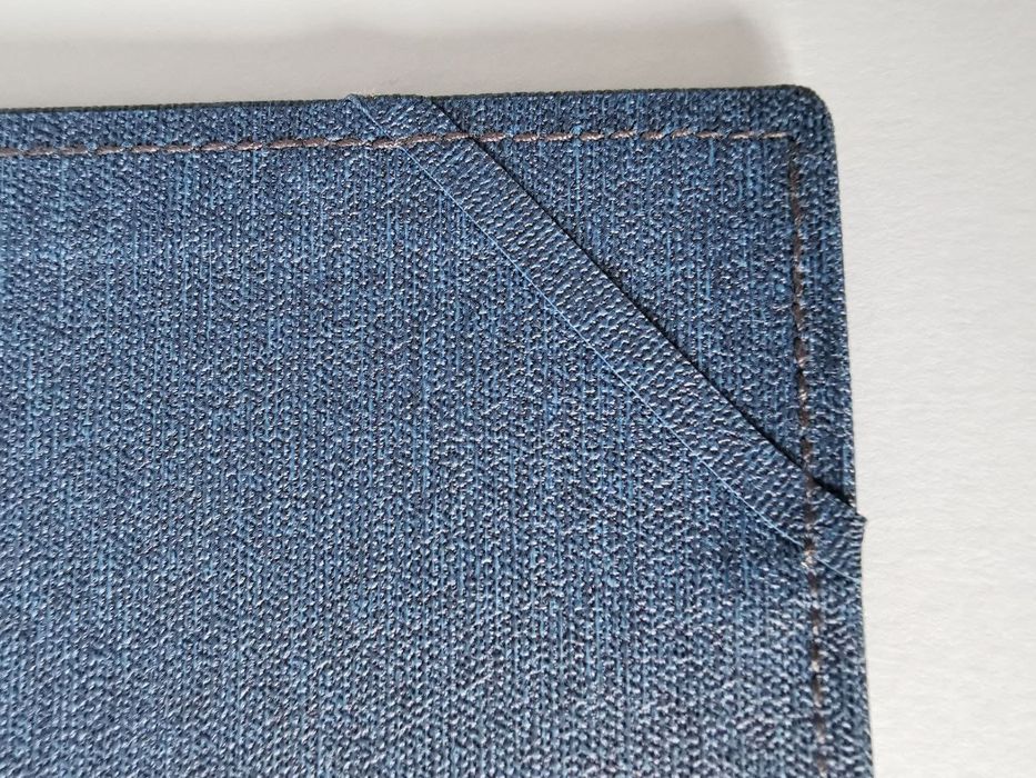 Меню, кожа, дерево, пластик.