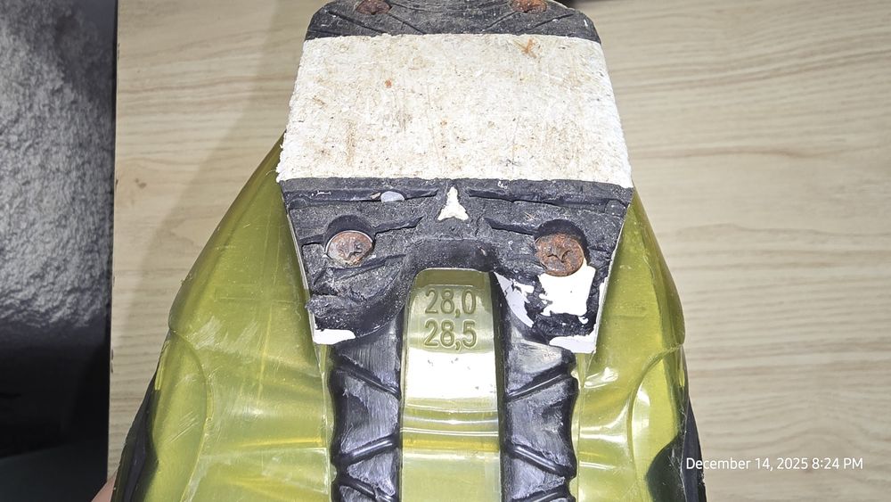 Clapari schi 28-28.5 Atomic