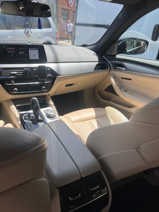 Vând autoturism BMW 540 xi
