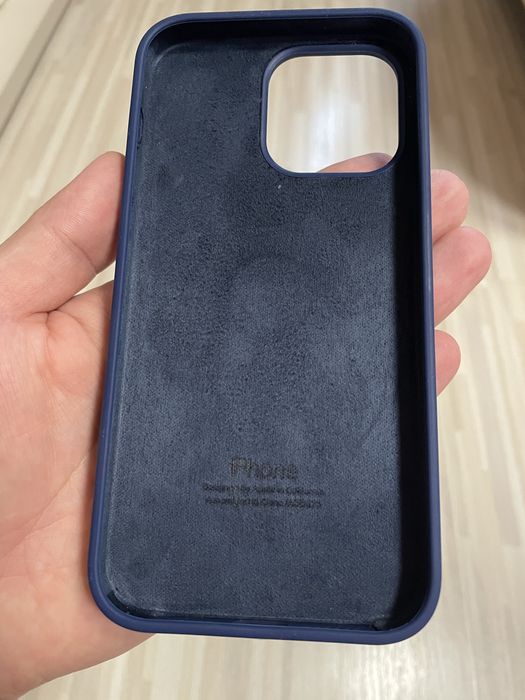 Huse iphone13,14,15,16,17,pro si pro max,logo apple. Interior catifea