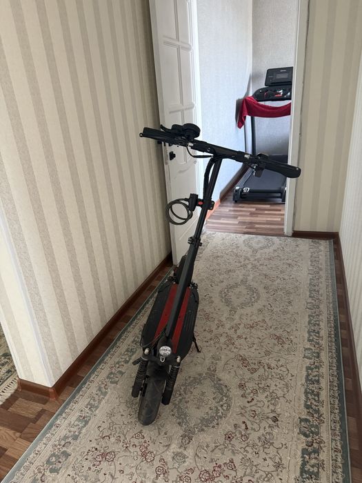 Электросамокат.