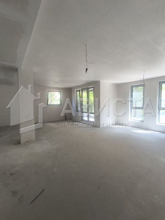 Продава се Тристаен апартамент в София, Лагера - 135 кв.м за 1511 €/кв.м - Снимка #1