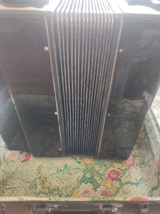 Продам гармонь Тулльская