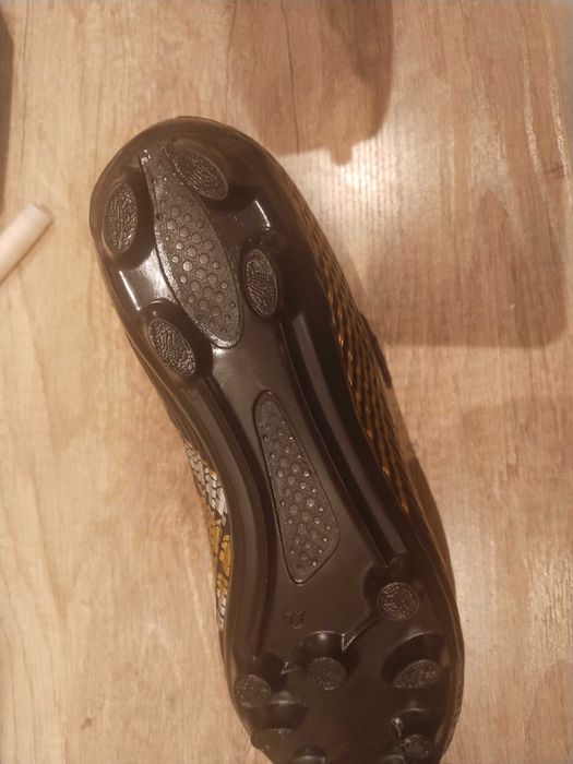 Продается бутси 42 размер