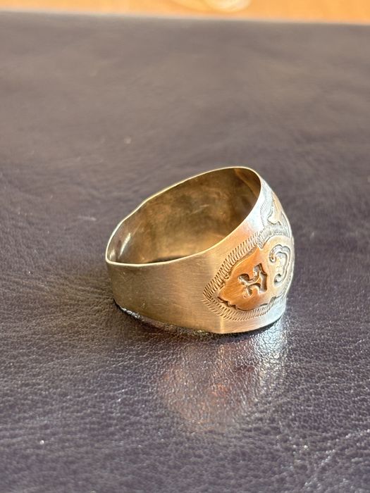 Кольцо с пробой