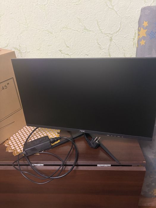 монитор практически новый npc 100hz