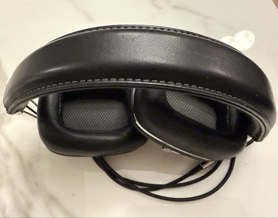 Casti Bowers & Wilkins P7