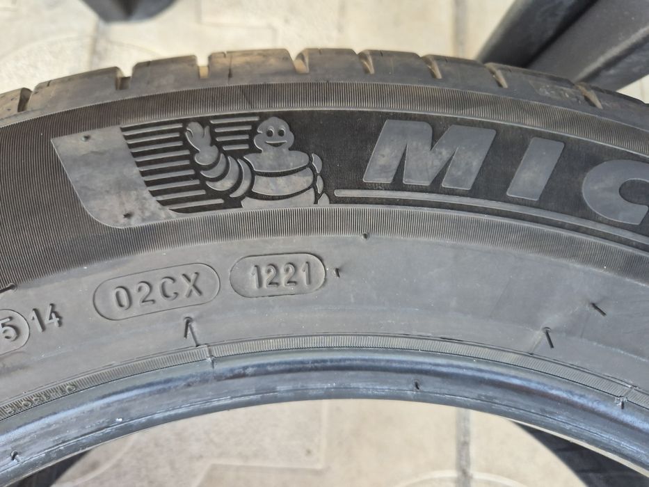 2бр летни джипови гуми 225/60/18 100V Michelin