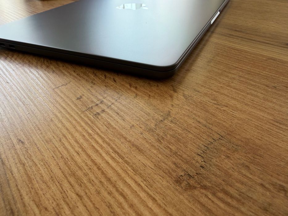 MacBook Air 13" M4 10-CPU, 10-GPU, 24GB RAM, 512GB SSD В ГАРАНЦИЯ