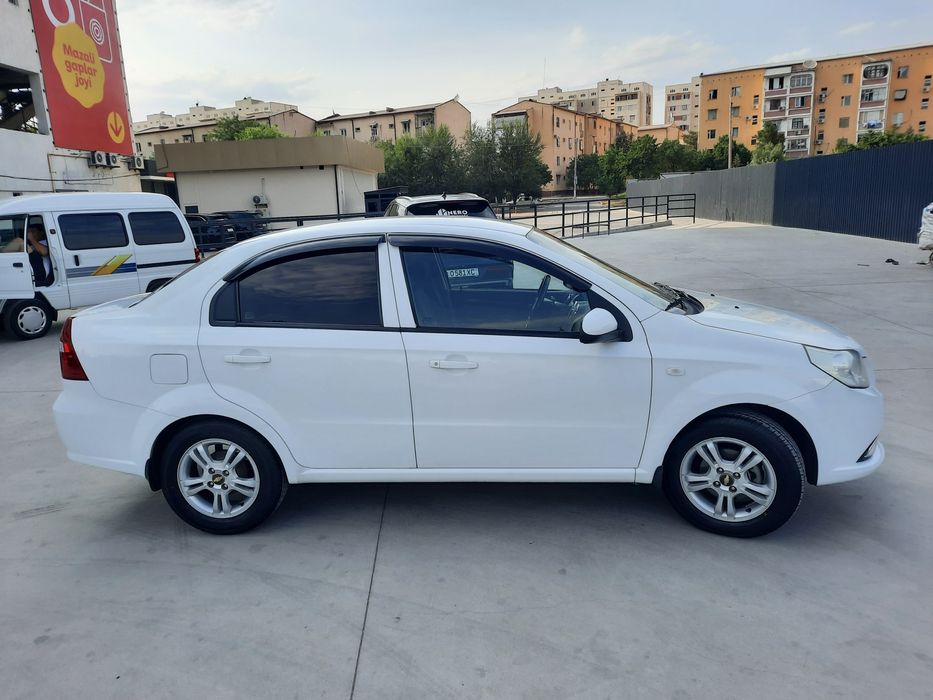 NEXIA 3 ок срочно сотилади